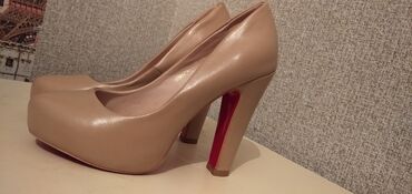 женские туфли на шпильке: Туфли, Размер: 35, Б/у