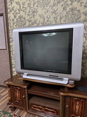 Телевизоры: Продам телевизор 
TCL 2000 сом