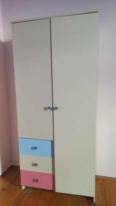 Uşaq dolabları: Oğlan və qız üçün, 2 qapılı, Açılan, Düz dolab