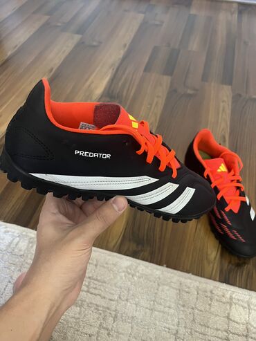 спортивный костюмы: Продается сороконожки Adidas predator оригинал. Брал за 7тыс