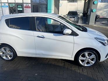spark 7: Chevrolet Spark: 2018 г., 1 л, Автомат, Бензин, Хэтчбэк — 4