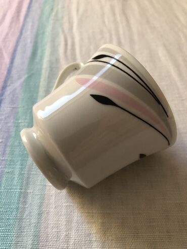 Kompleti posuđa: Od finog starog porcelana dve tacne bez šoljica, jedna šoljica sa — 11