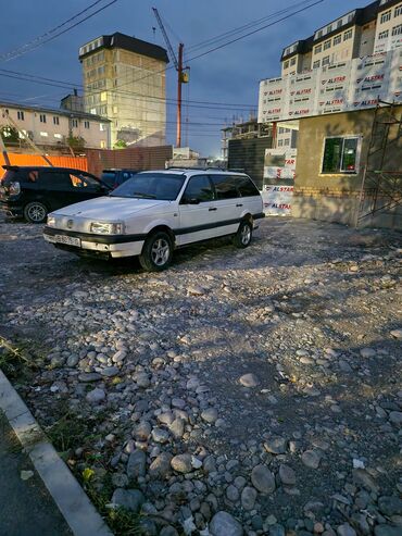 Volkswagen: Volkswagen Passat: 1991 г., 1.8 л, Механика, Бензин, Универсал