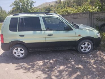 Mazda: Mazda : 2002 г., 1.4 л, Механика, Бензин, Седан