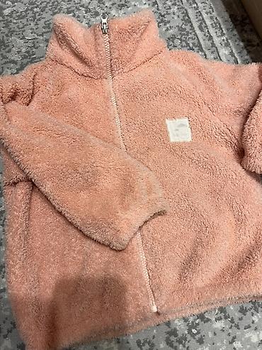 шерпа: Детская флисовая кофта UNIQLO, размер 110. - Модель: мягкий плюшевый — 4