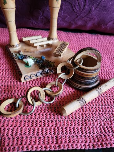 Ostali kućni dekor: Figura drvena sa Zaltibora iz 80ih. bez ostecenja. Visina. 25cm — 12