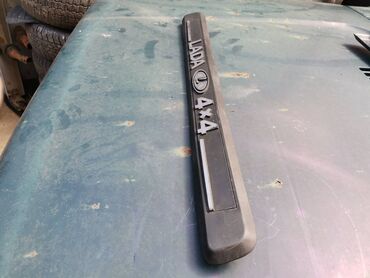 Auto delovi: Lajsna zadnjih gepek vrata Lada 21213,21214 Niva br.4. Polovna — 6