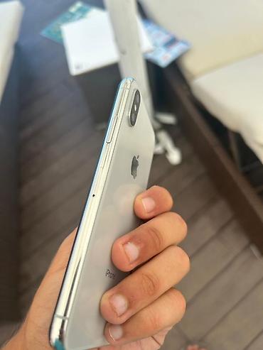 100: IPhone X, Gümüşü, Simsiz şarj — 1