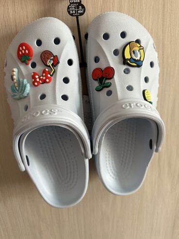 обувь для девочек: Crocs 100% оригинал с официального сайта заказала размер 39 цена