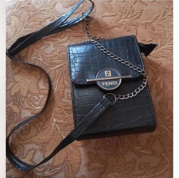 fendi: Çiyin çantası, Fendi, İşlənmiş