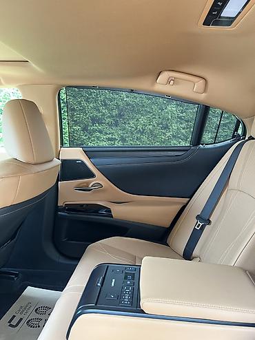 Lexus: Lexus ES: 2022 г., 2.5 л, Гибрид — 8