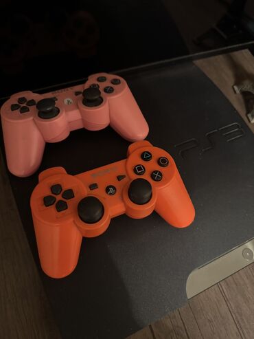 Tecili…Playstation 3 satılır. 2 pult 20+ oyun. Ev şəraitində istifadə