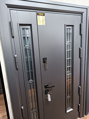 Двери для домов и квартир: Продается входные город Токмок на базаре на против ресторана МИК — 13