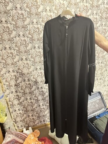 ZAZ: Qara abaya dəsti - Uzun, düz kəsimli qara abaya - Ön hissədə tam