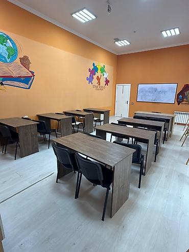 Ofis dəst mebeli: Ofis mebelləri dəsti - Resepsiyon stolu: Ön hissəsi ağ və taxta — 12