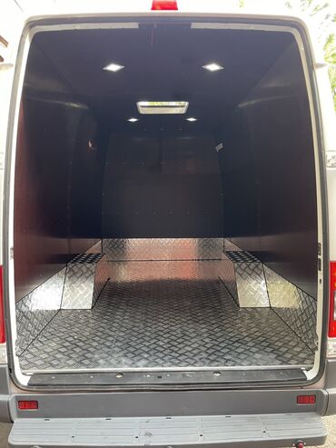 пошив костюмов: Обшивка и дооснащение грузовых отсеков фургонов и микроавтобусов !