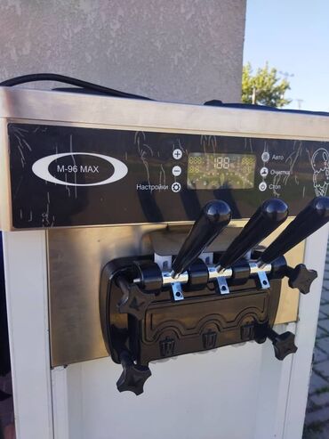 Другое оборудование для бизнеса: Продаётся мороженное станок, почти новый 100000сом