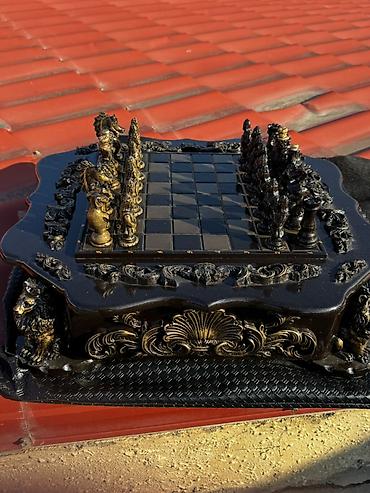 Şahmatlar: Şahmat Sahmat Çeşid çoxdu.çatdırılma 1_2 saata edilir. Qoz ağacındandı — 2