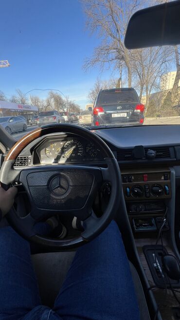 Mercedes-Benz: Mercedes-Benz W124: 1993 г., 2.8 л, Автомат, Бензин — 12