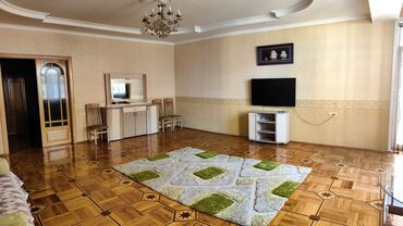 вторичное жилье в баку: Сдается 3х комнатная уютная квартира в центре Баку, 170 квадратов, 2