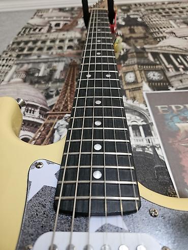 Elektro gitaralar: Elektron gitara, 6 sim, İşlənmiş, Ünvandan götürmə, Pulsuz çatdırılma — 6