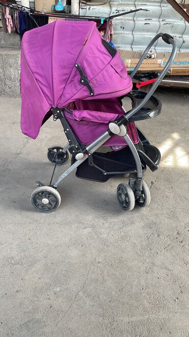 подставка для второго ребенка на коляску: Коляска, цвет - Фиолетовый, Б/у