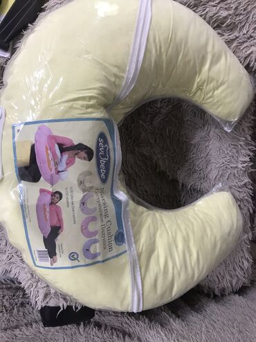 гадание под подушку в Кыргызстан: Продаю подушку для беременных,новая,в чехле,брала за 3000,отдам за 700