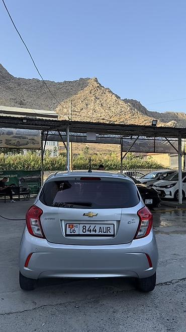 sonata 2008: Chevrolet Spark: 2017 г., 1 л, Автомат, Бензин, Хэтчбэк — 4