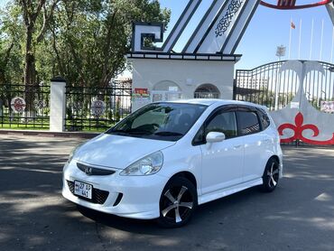 обмен на эвакуатор: Honda Fit: 2005 г., 1.5 л, Автомат, Бензин, Хэтчбэк