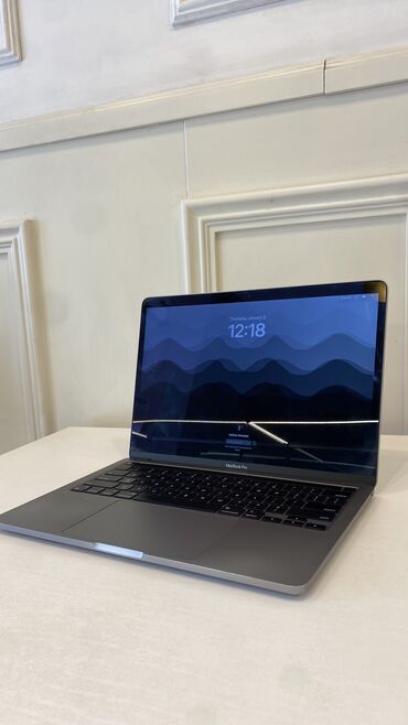 oğlan çantası: İşlənmiş Apple MacBook, 13.3 ", Apple M1 Pro, 256 GB, Ünvandan götürmə