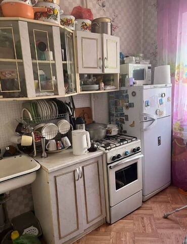 2ком кварт 105серии: 2 комнаты, 52 м², 105 серия, 2 этаж, Старый ремонт