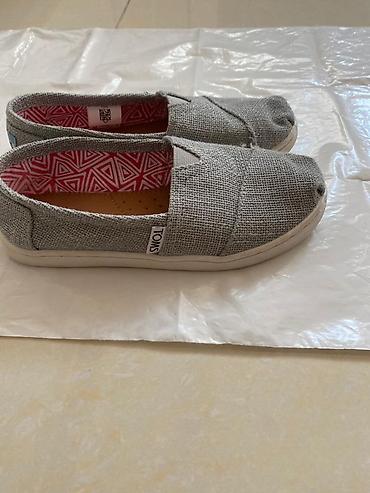 nike react: Toms, оригинал. Амер.Мокасины, носили всего 2 р. Размер — 3