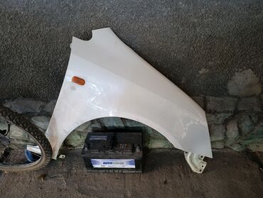 Крылья и комплектующие: Крыло Переднее правое Honda, 2003 г., Б/у, Оригинал