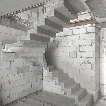 Pilləkən məhəccərləri: Betondan hazırlanmış pilləkənlər müxtəlif layihələr üçün uyğundur. Bu — 4