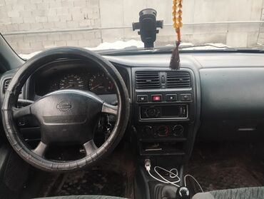 nisan sirena: Nissan Almera: 1995 г., 1.6 л, Механика, Бензин, Хэтчбэк