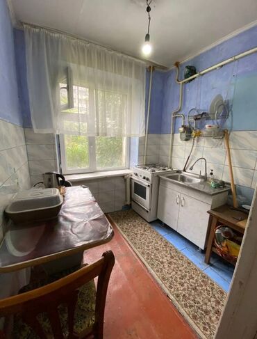 снять жилье в кыргызстане: 1 комната, 32 м², Индивидуалка, 2 этаж, Старый ремонт