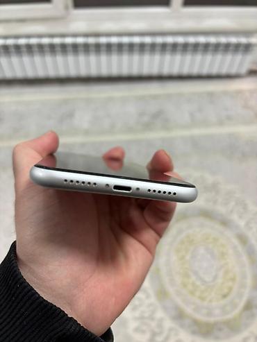 Apple iPhone: IPhone Xr, 128 ГБ, Белый, Чехол, 80 % — 4