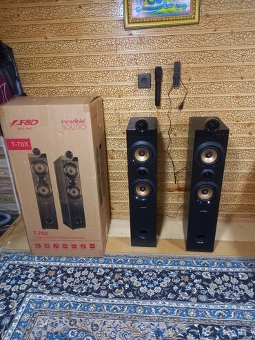 Musiqi mərkəzləri: Ağzı bağlı qutu. Dinamiki özəl edən tərəflər: 1. Güclü və təmiz səsi — 8