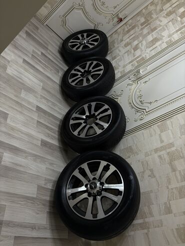 Disk təkərlər: 4 ədəd yığılmış disk+şin dəsti - Disklər: yüngül lehimli, 10-şüalı — 1