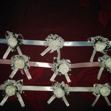 Svadbena oprema: Cvetna traka za kosu sa velom, idealna za posebne prilike. Traka je — 17