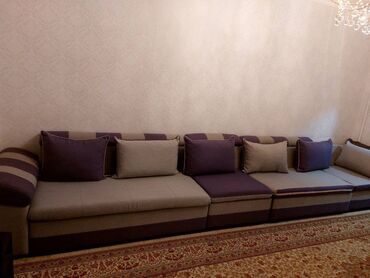 диван с подушками: Түсү - Кызгылт көк, Колдонулган