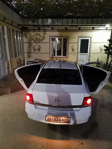 opel astra universal: Opel Astra: 2011 г., 1.6 л, Механика, Бензин, Седан — 9