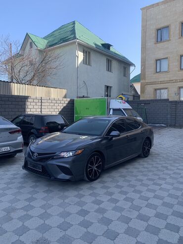 Toyota: Toyota Camry: 2018 г., 2.5 л, Автомат, Бензин, Седан