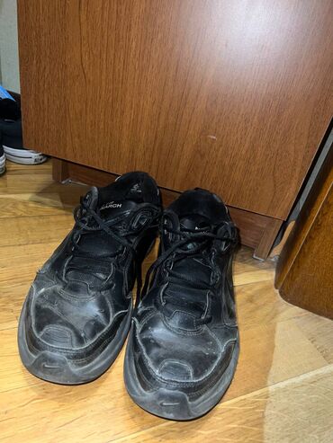 Krasofkalar və idman ayaqqabıları: Nike Air Monarch IV