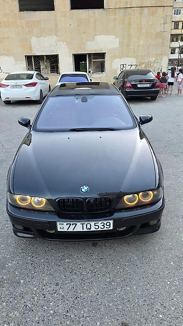 bmw e39 lip: BMW 5 Series E39 sedan – qara rəng, M‑paket üslublu eksteryer — 6