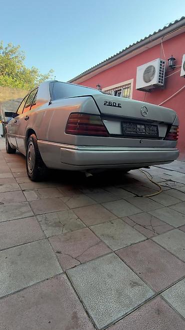 mercedes şəkilləri: Mercedes-Benz W124: 2.6 l | 1989 il Sedan — 5