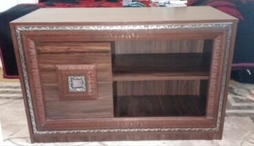 стеллаж для гостинной: Qonaq otağı mebel dəsti Tərkibi: - Şkaf-vitrin: Şüşə qapılı, daxili