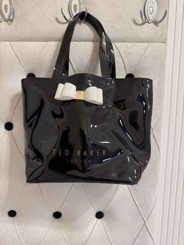 фатзорб в железной упаковке: Сумка с короткой ручкой, Ted Baker at lalafo.az фатзорб в железной упаковке: Сумка с короткой ручкой, Ted Baker
