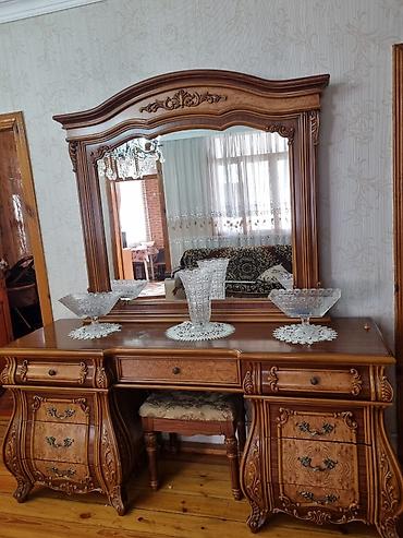 2nəfərlik taxt: Klassik üslubda tam yataq otağı dəsti - Dəst tərkibi: - İki nəfərlik — 5