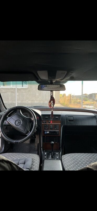 трёх калёсный скутер: Mercedes-Benz C-Class: 1994 г., 2 л, Автомат, Бензин, Седан